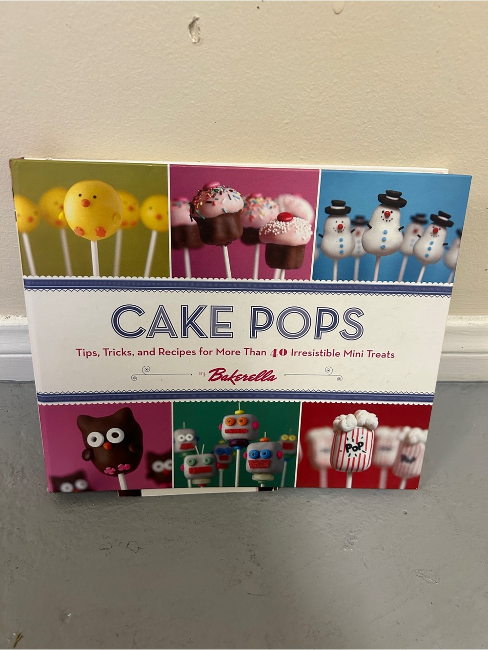 Cake Pops Recipe Book - Colorful Decorative Treat Ideas